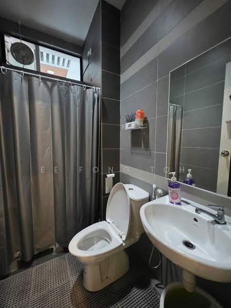 Cluster House for Sale in Taman Ungku Tun Aminah (Skudai) - Ee Fong Toh - Bathroom - PropertyGuru.com.my