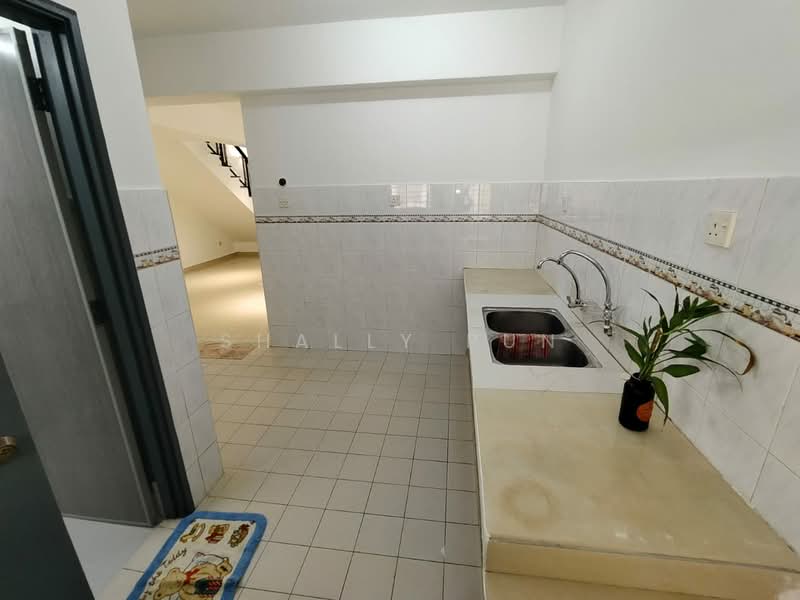 Rumah Teres 2 Tingkat untuk Dijual di Puchong (Selangor) - Shally Pun - Kitchen - PropertyGuru.com.my