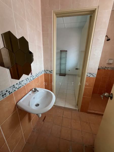 Terraced House for Sale in Bandar Sungai Long (Selangor) - Shanny Tan - Bathroom - PropertyGuru.com.my
