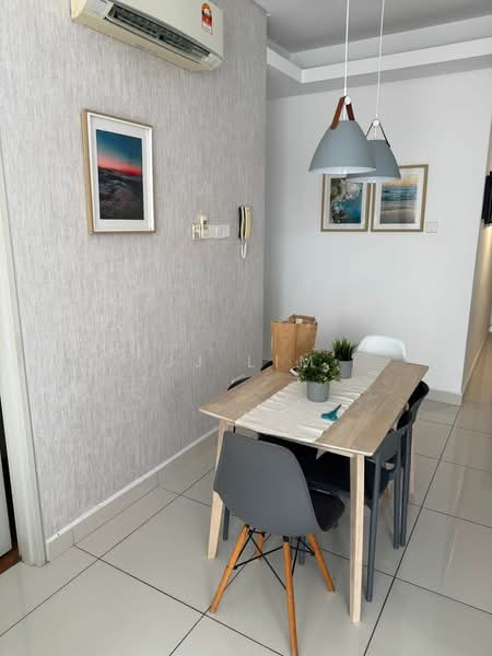 Kondominium untuk Disewa di Vivo Residential Suites - JJ Lim - Dining Room - PropertyGuru.com.my