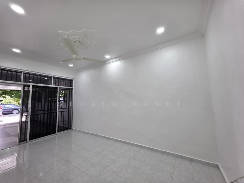Terraced House for Sale in Taman Kobis (Kulim) - Gerald Peski - Living Room - PropertyGuru.com.my