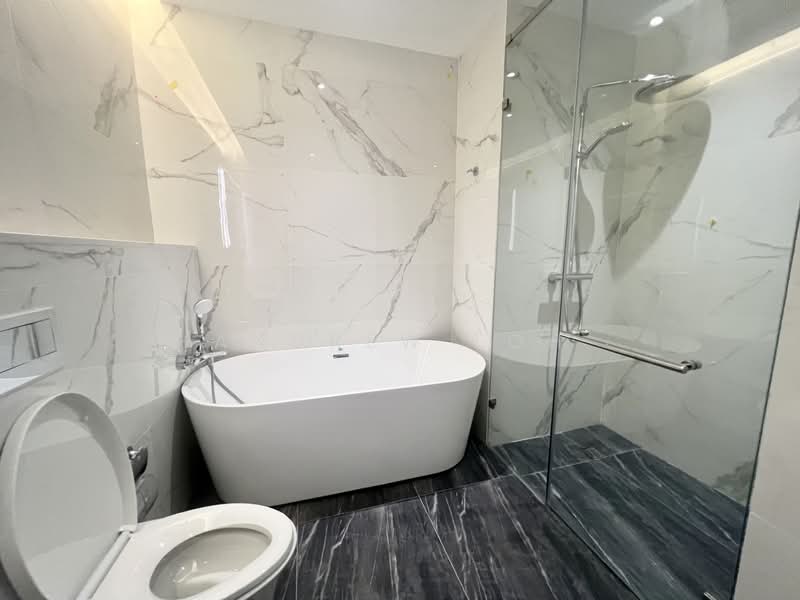 Service Residence for Sale at Core Residence @ TRX - Andrew Loh - Bathroom - PropertyGuru.com.my