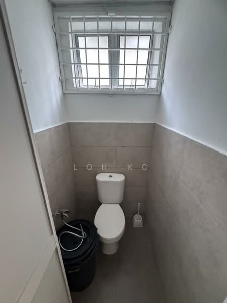 Shop for Rent in Subang Jaya (Selangor) - Loh KC - Bathroom - PropertyGuru.com.my