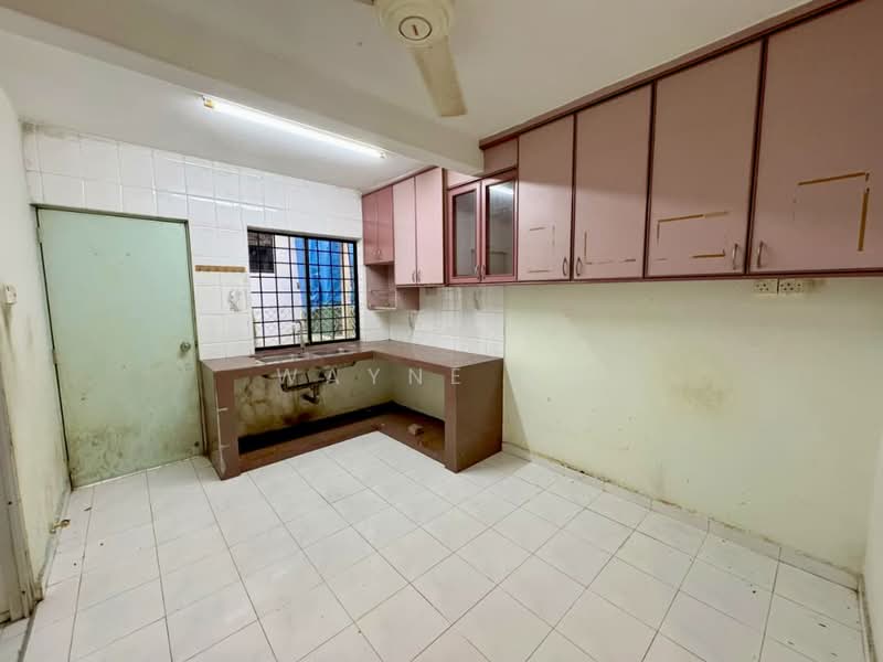 Rumah Teres 2 Tingkat untuk Dijual di Taman Johor Jaya (Johor Bahru) - Wayne Ng - Kitchen - PropertyGuru.com.my