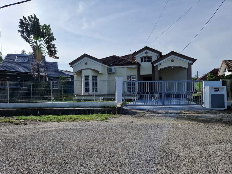 1-storey Terraced House for Sale in Sungai Pelek (Selangor) - Azizirrahim . - Exterior - PropertyGuru.com.my