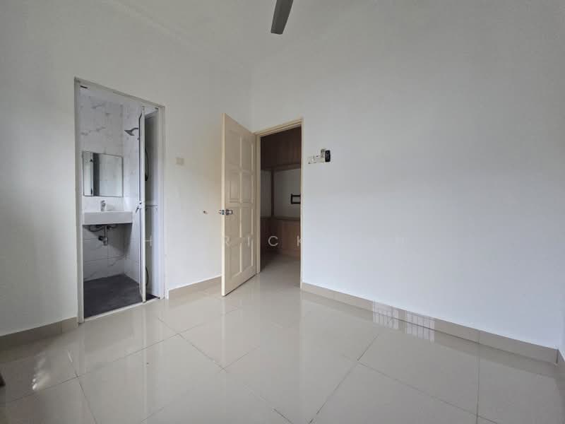 Rumah Teres 2 Tingkat untuk Dijual di Usj 3 (Subang Jaya) - Henrick Tan - Bathroom - PropertyGuru.com.my