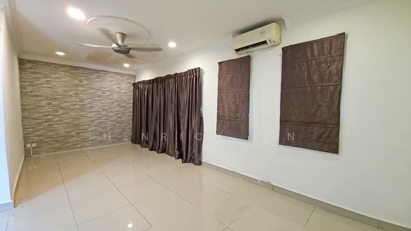 Rumah Teres 2 Tingkat untuk Dijual di Usj 3 (Subang Jaya) - Henrick Tan - Living Room - PropertyGuru.com.my