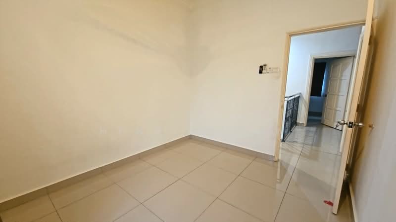 Rumah Teres 2 Tingkat untuk Dijual di Usj 3 (Subang Jaya) - Henrick Tan - Corridor - PropertyGuru.com.my