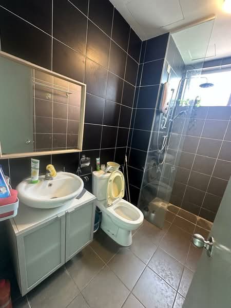Servis Apartment untuk Disewa di The Zizz @ Damansara North - Elaine Yap - Bathroom - PropertyGuru.com.my