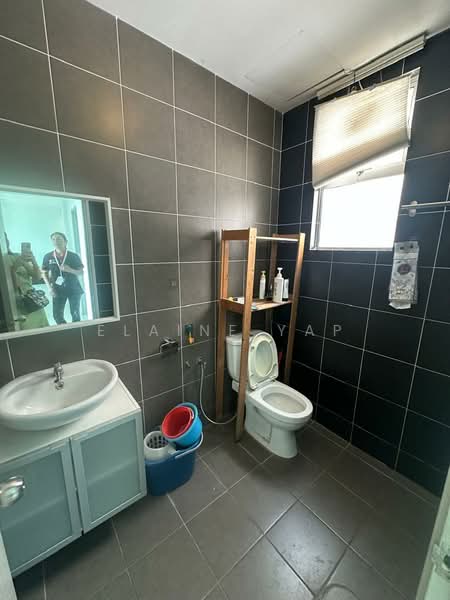 Servis Apartment untuk Disewa di The Zizz @ Damansara North - Elaine Yap - Bathroom - PropertyGuru.com.my