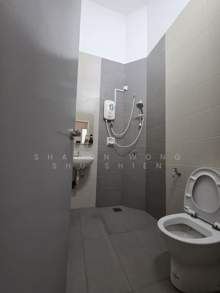 Rumah Teres 2 Tingkat untuk Dijual di Setia Tropika (Johor Bahru) - Sharon Wong Shu Shien - Bathroom - PropertyGuru.com.my