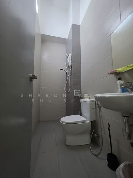 Rumah Teres 2 Tingkat untuk Dijual di Setia Tropika (Johor Bahru) - Sharon Wong Shu Shien - Bathroom - PropertyGuru.com.my