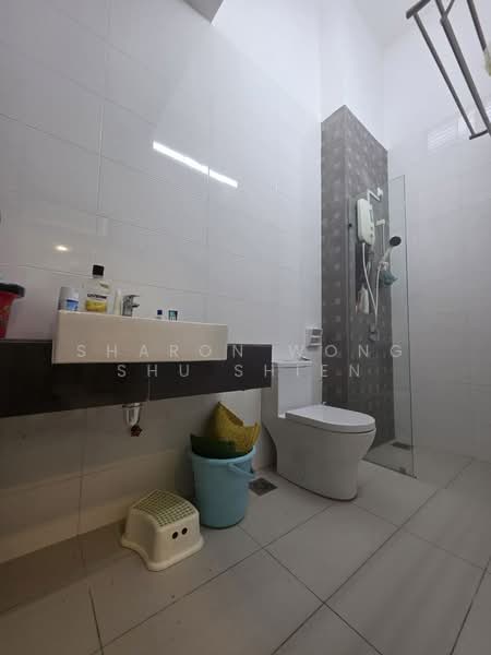 Rumah Teres 2 Tingkat untuk Dijual di Setia Tropika (Johor Bahru) - Sharon Wong Shu Shien - Bathroom - PropertyGuru.com.my