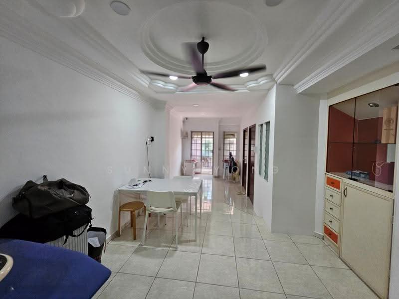 Rumah Teres 2-Tingkat untuk Dijual di Taman Wawasan (Puchong) - SUNNY YONG - Living Room - PropertyGuru.com.my