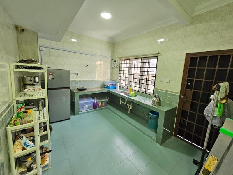 Rumah Teres 2-Tingkat untuk Dijual di Taman Wawasan (Puchong) - SUNNY YONG - Kitchen - PropertyGuru.com.my
