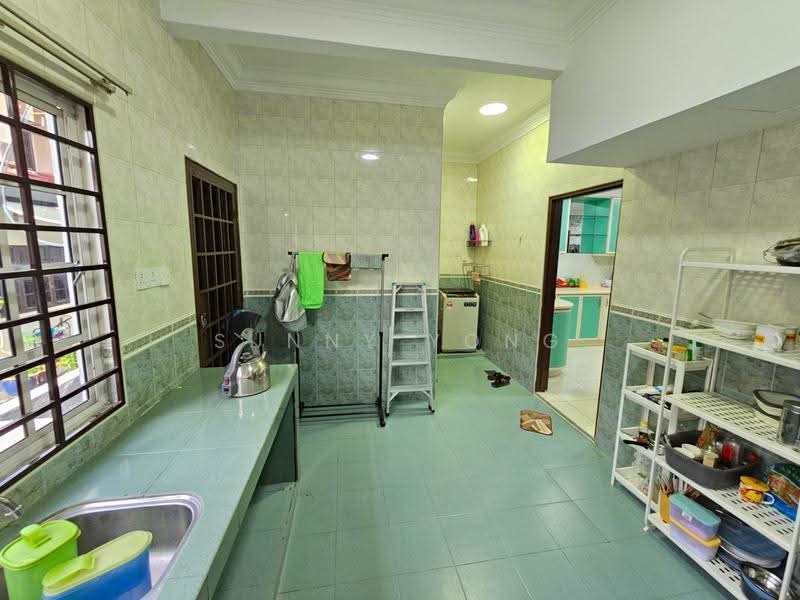Rumah Teres 2-Tingkat untuk Dijual di Taman Wawasan (Puchong) - SUNNY YONG - Kitchen - PropertyGuru.com.my