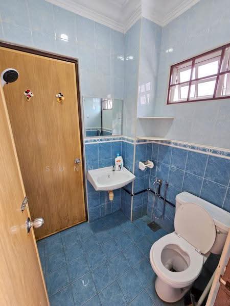 Rumah Teres 2-Tingkat untuk Dijual di Taman Wawasan (Puchong) - SUNNY YONG - Bathroom - PropertyGuru.com.my
