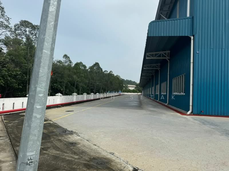 Factory for Rent in Nilai (Negeri Sembilan) - Fayyadh Setak - Exterior - PropertyGuru.com.my