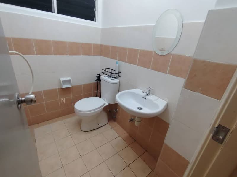 Apartment for Sale at Alpine Village - Nicole Ling - Bathroom - PropertyGuru.com.my