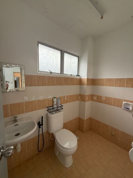 Apartment for Sale at Alpine Village - Nicole Ling - Bathroom - PropertyGuru.com.my