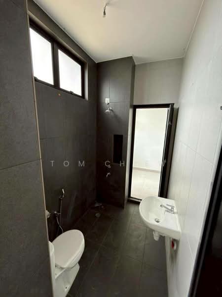 2-storey Terraced House for Sale in Taman Mount Austin (Tebrau) - Tom Chiew - Bathroom - PropertyGuru.com.my