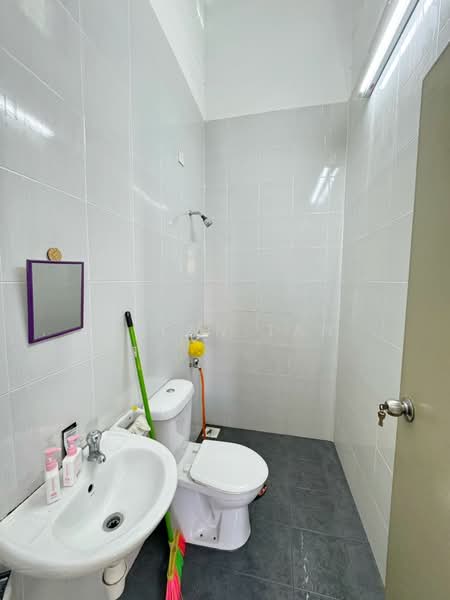 Rumah Teres 2 Tingkat untuk Dijual di Skudai (Johor) - Dylan Tan - Bathroom - PropertyGuru.com.my