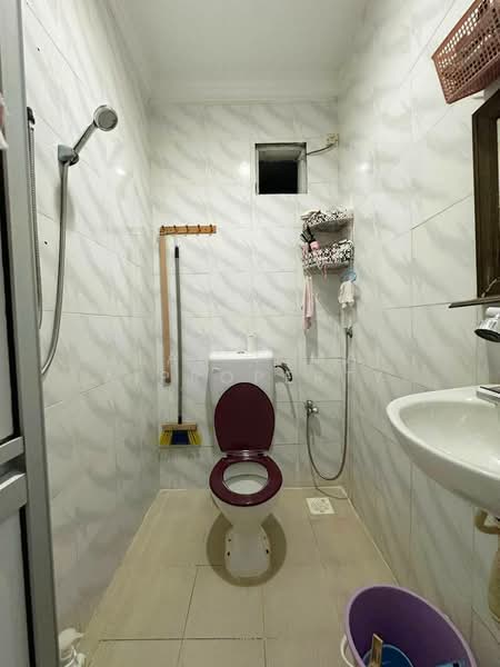 Rumah Teres 1 Tingkat untuk Dijual di Johor Bahru (Johor) - Azlan Ismail aiproperty - Bathroom - PropertyGuru.com.my