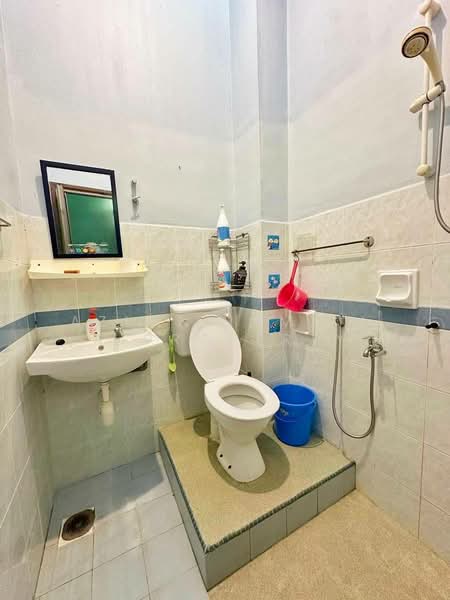 Rumah Teres 1 Tingkat untuk Dijual di Johor Bahru (Johor) - Azlan Ismail aiproperty - Bathroom - PropertyGuru.com.my