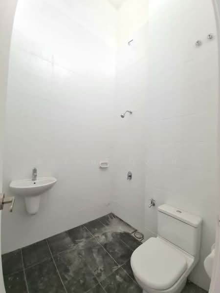 2-storey Terraced House for Sale in Taman Dato Onn (Johor Bahru) - Bryant Quah - Bathroom - PropertyGuru.com.my