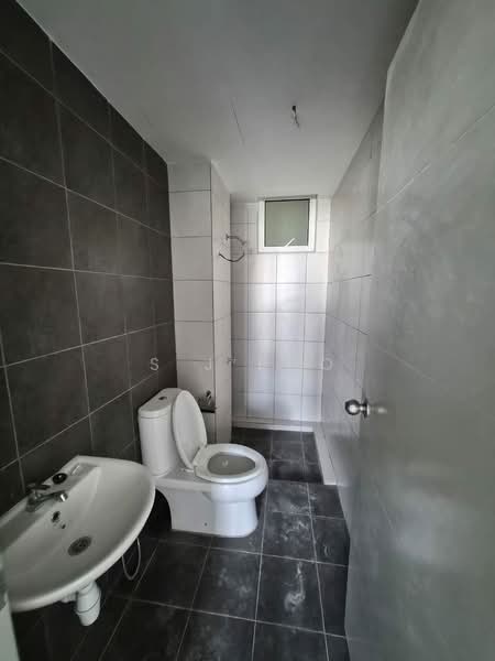 Condominium for Sale at Fairview Residence - S J Foo - Bathroom - PropertyGuru.com.my