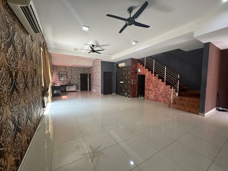 3-storey Terraced House for Sale in Batu Caves (Selangor) - Davis Ong - Living Room - PropertyGuru.com.my