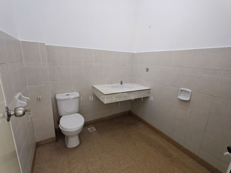 Rumah Teres 2 Tingkat untuk Dijual di Taman Kempas Indah (Tebrau) - Vincy Sia - Bathroom - PropertyGuru.com.my
