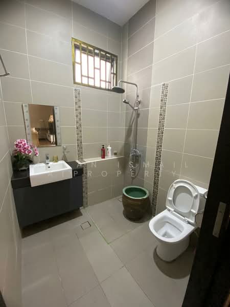 Semi-Detached House for Sale in Taman Impian Emas (Skudai) - Azlan Ismail aiproperty - Bathroom - PropertyGuru.com.my