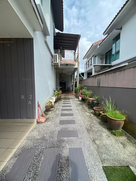 Semi-Detached House for Sale in Taman Impian Emas (Skudai) - Azlan Ismail aiproperty - Exterior - PropertyGuru.com.my