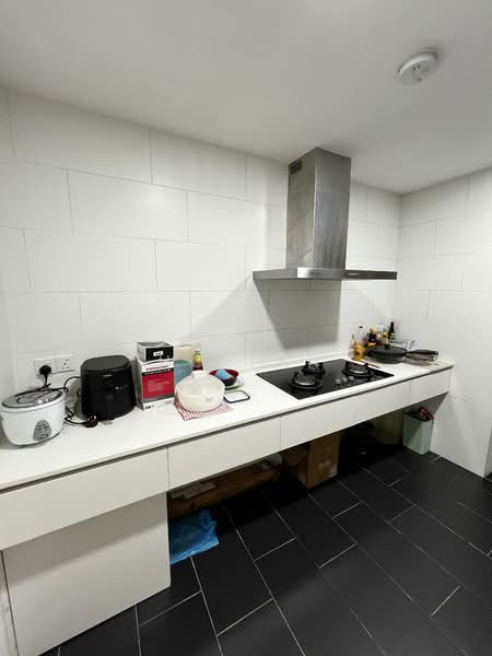 Servis Apartment untuk Disewa di SqWhere Service Apartments - HC Tan - Kitchen - PropertyGuru.com.my