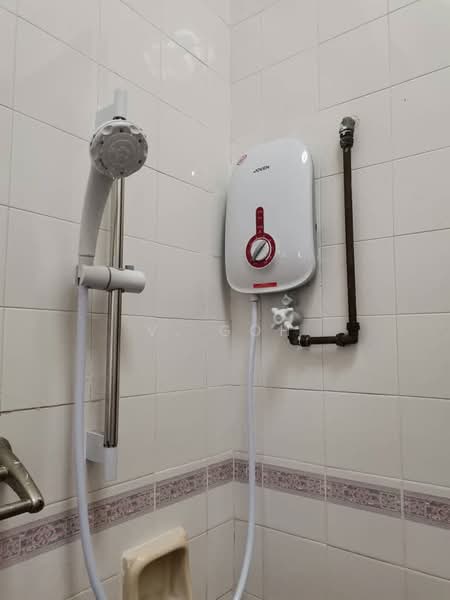 Pangsapuri untuk Disewa di Taman Jubilee Phase 5 - V. Goh - Bathroom - PropertyGuru.com.my