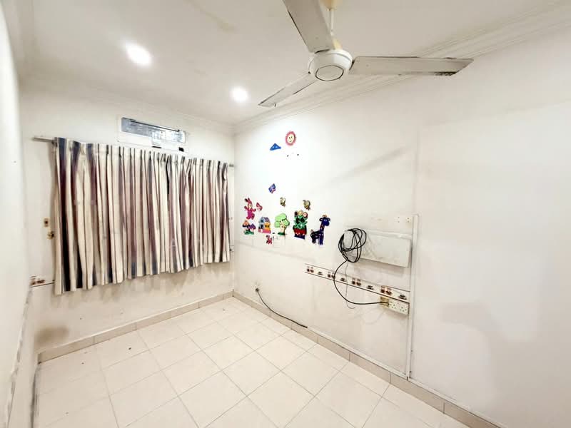 1.5-storey Terraced House for Sale in Taman Gaya (Ulu Tiram) - Annie Low - Interior - PropertyGuru.com.my