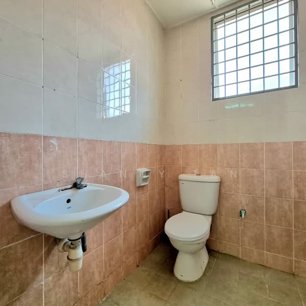 Terraced House for Sale in Bandar Sungai Long (Selangor) - Shanny Tan - Bathroom - PropertyGuru.com.my