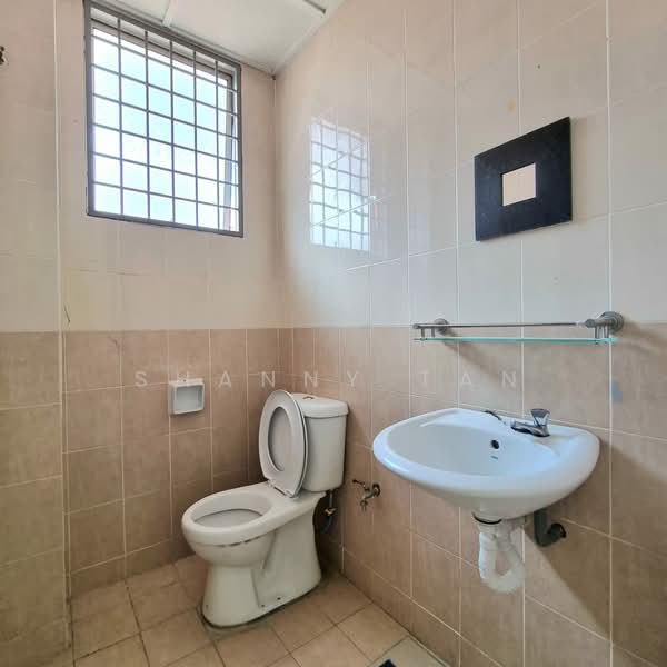 Terraced House for Sale in Bandar Sungai Long (Selangor) - Shanny Tan - Bathroom - PropertyGuru.com.my