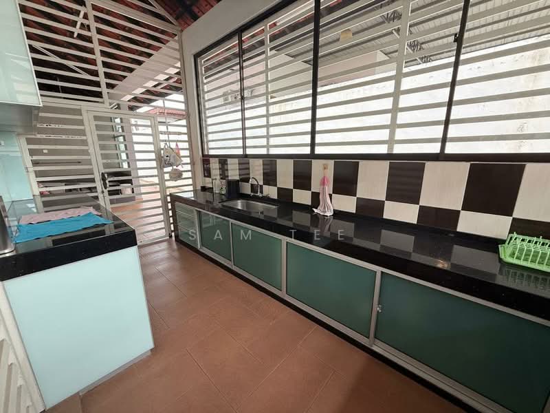 Bungalow for Sale in Taman Kebun Teh (Johor Bahru) - Sam Tee - Kitchen - PropertyGuru.com.my