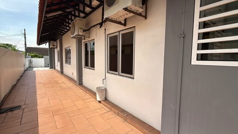 Bungalow for Sale in Taman Kebun Teh (Johor Bahru) - Sam Tee - PropertyGuru.com.my