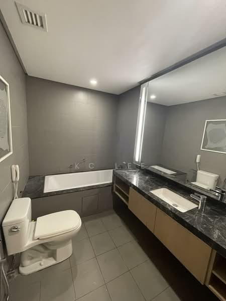 Servis Apartment untuk Dijual di Fraser Residence (188 Suites) - KC Lee - Bathroom - PropertyGuru.com.my