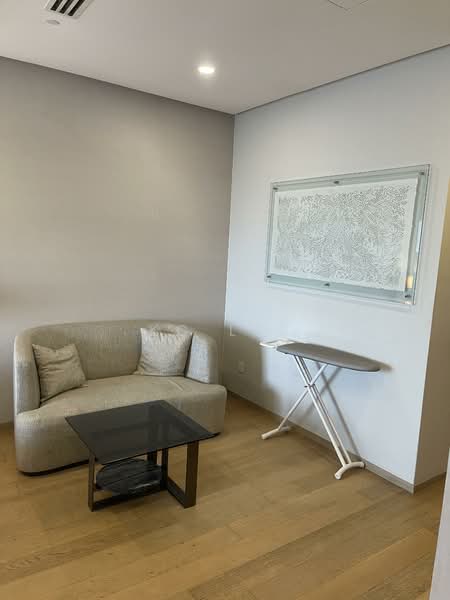 Servis Apartment untuk Dijual di Fraser Residence (188 Suites) - KC Lee - Living Room - PropertyGuru.com.my