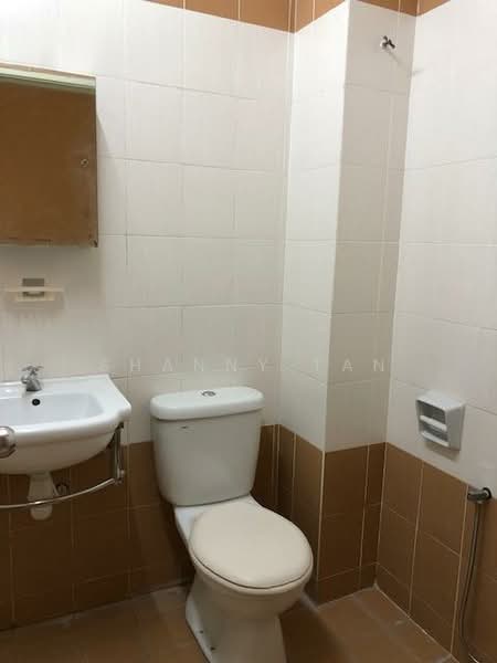 Terraced House for Sale in Bandar Sungai Long (Selangor) - Shanny Tan - Bathroom - PropertyGuru.com.my