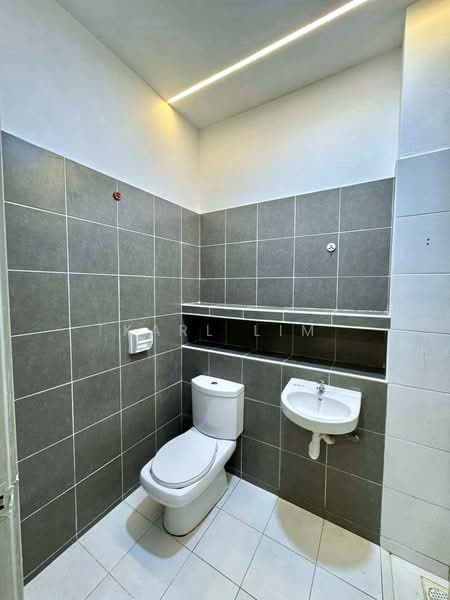 Rumah Teres 2 Tingkat untuk Dijual di Setia Eco Gardens (Gelang Patah) - Karl Lim - Bathroom - PropertyGuru.com.my