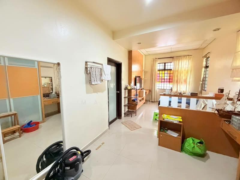 Semi-Detached House for Sale in Taman Perling (Perling) - Max Loh - Living Room - PropertyGuru.com.my