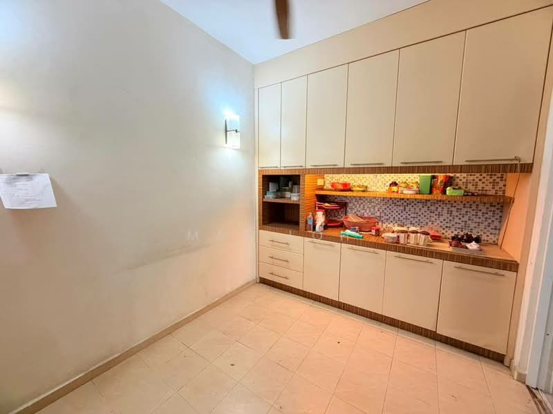 Semi-Detached House for Sale in Taman Perling (Perling) - Max Loh - Kitchen - PropertyGuru.com.my