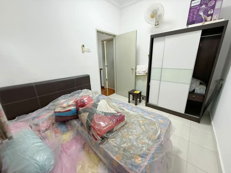1.5-storey Terraced House for Sale in Taman Daya (Johor Bahru) - Zack Chow - Bedroom - PropertyGuru.com.my
