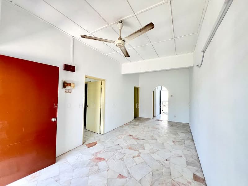 Rumah Teres 1 Tingkat untuk Dijual di Taman Alam Megah (Shah Alam) - Mohd Adryzam - Living Room - PropertyGuru.com.my