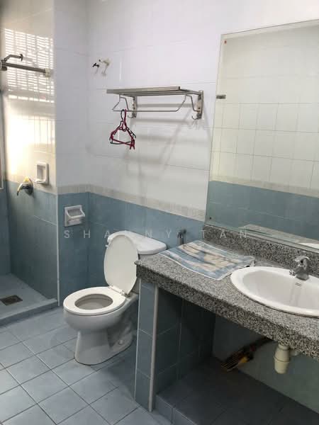 Bungalow for Sale in Sungai Long (Bandar Sungai Long) - Shanny Tan - Bathroom - PropertyGuru.com.my